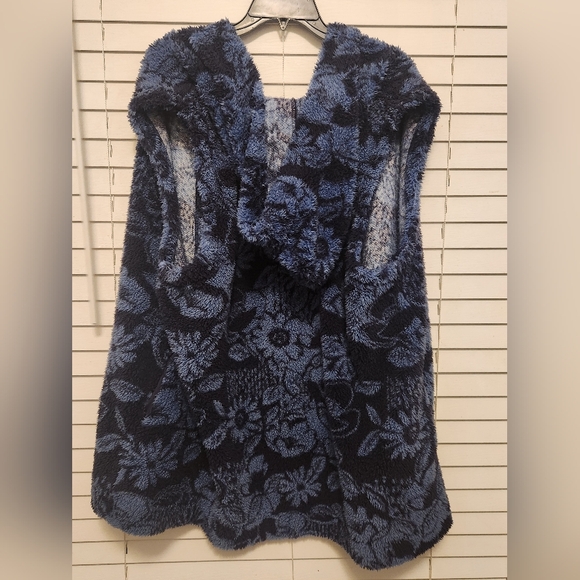 Koolaburra By Ugg Blue Floral Sherpa Hooded Vest Size XL - Picture 9 of 12
